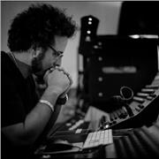 Doy clases particulares de Protools, mezcla, mastering y producción musical. mi web: . 20 años de experiencia